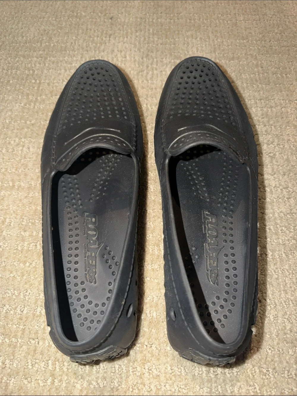 FLOAFERS Men's Casual Perforated Slip-On Loafers in Dark Gray